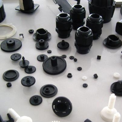 mms 工厂 iso 识别小塑料斜齿轮,具有 7,8,13,24,32 齿和 0.2,0.3,1.5